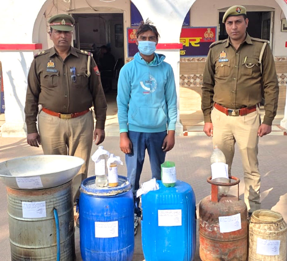 सहारनपुर में थाना बड़गांव पुलिस ने शराब तस्कर गिरफ्तार कर किया भारी जप्त