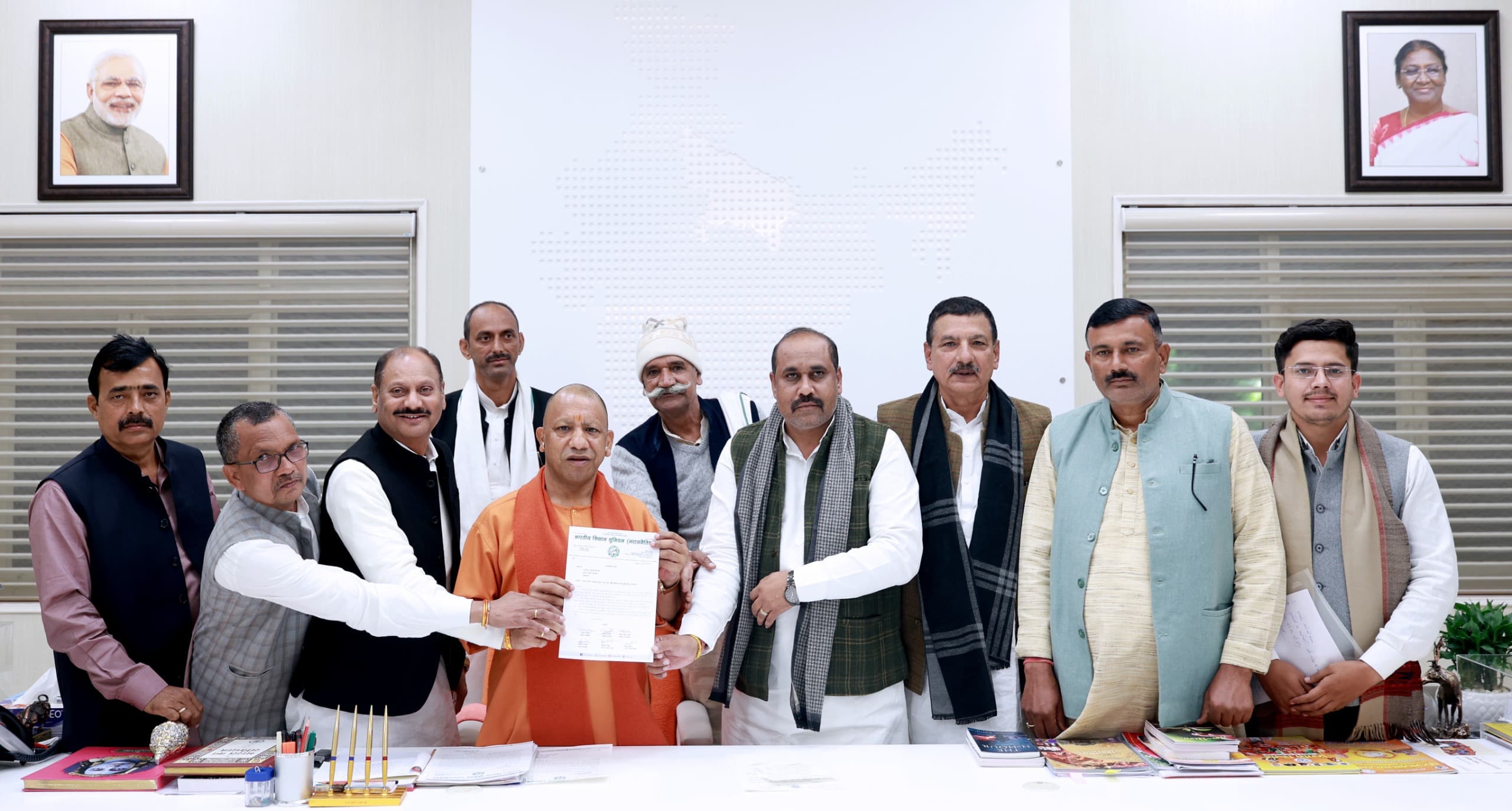 भाकियू (अ) ने CM योगी से मुलाकात में रखी बड़ी माँगे, मुख्यमंत्री बोले- 'किसान स्वावलंबन सर्वोच्च प्राथमिकता'