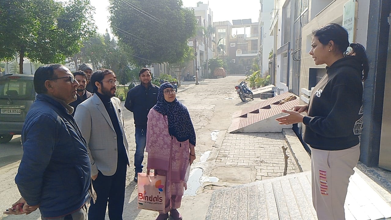 मुज़फ्फरनगर में बूथों पर पहुंचे एसडीएम सदर, SIR सूची की हुई गहन जांच, वसुंधरा रेजिडेंसी में परखी व्यवस्थाएं