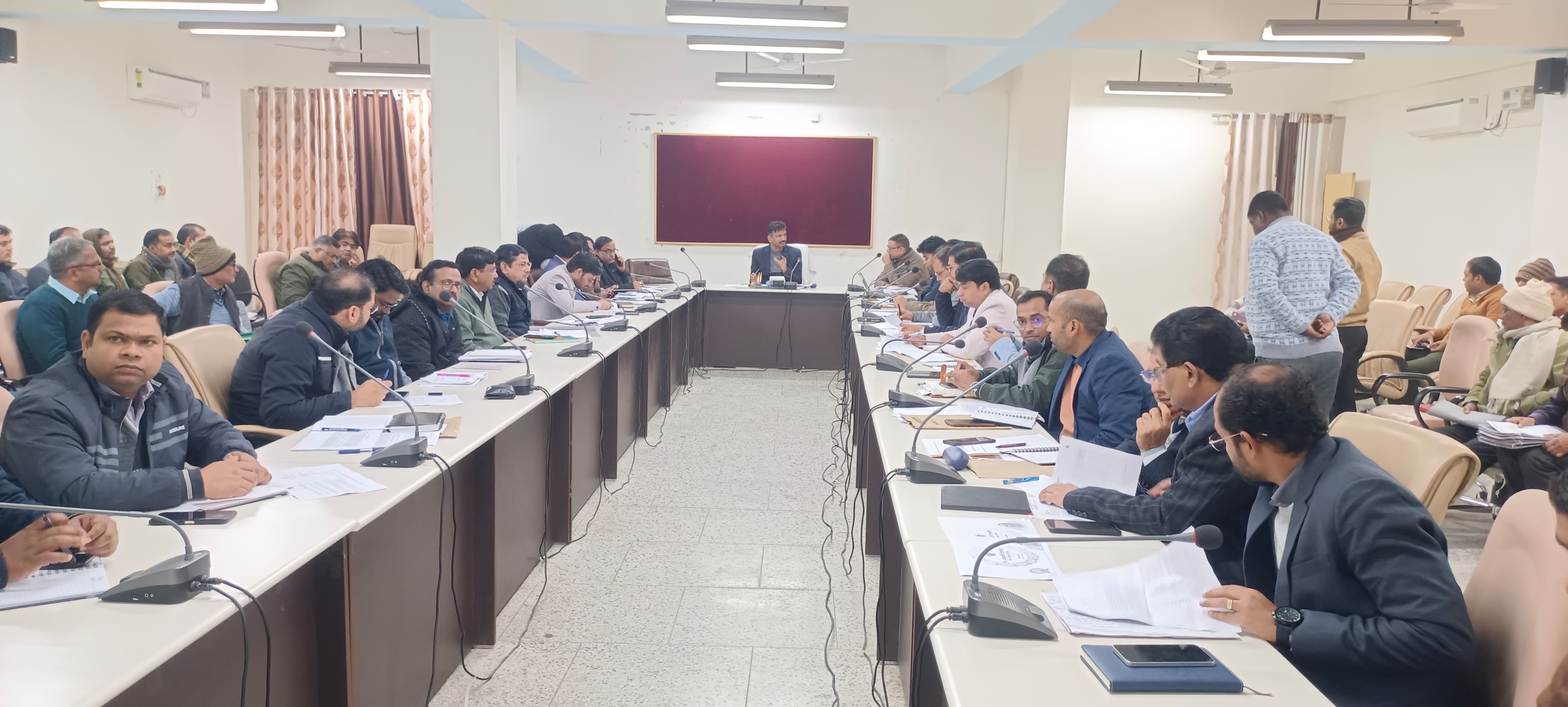 मऊ में जनवरी से नवंबर तक के सड़क हादसों में 173 लोगों की मौत पर जिलाधिकारी गंभीर..नशे में गाड़ी न चलाने की अपील की