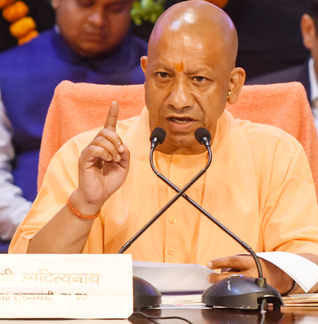 सीएम योगी का प्रशिक्षु IPS अधिकारियों को मंत्र: 'संवाद, संवेदनशीलता और सकारात्मकता से बनें प्रभावी पुलिस अधिकारी'