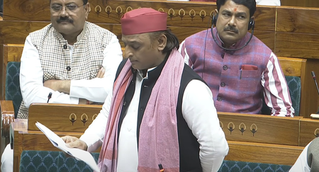 अखिलेश यादव का चुनाव आयोग पर सवाल: 'सुधार की शुरुआत आयोग से हो', SIR को बताया 'छिपा हुआ NRC