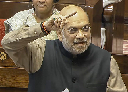 अमित शाह का बड़ा हमला: 'वंदे मातरम्' को 50वें वर्ष में सीमित करके नेहरू ने तुष्टीकरण की शुरुआत की; कांग्रेस के खून में है विरोध