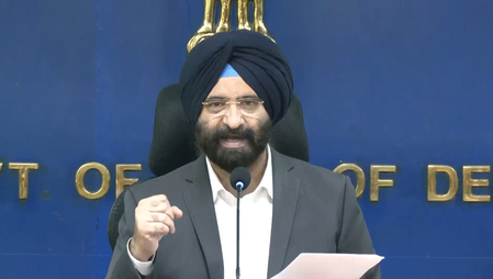 दिल्ली में 18 दिसंबर से केवल पीयूसी वाली गाड़ियों को ही मिलेगा ईंधन, प्रदूषण पर पर्यावरण मंत्री ने मांगी माफी 