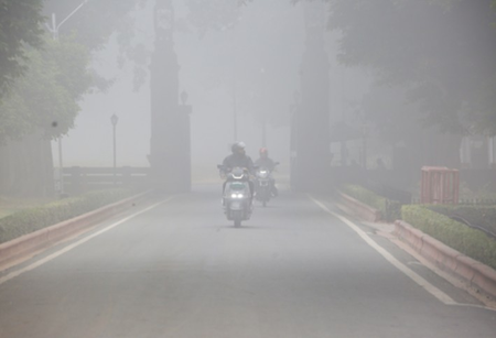 दिल्ली प्रदूषण : कार्यालयों में आधे कर्मचारी ही आएंगे, अन्य को वर्क फ्रॉम होम का निर्देश