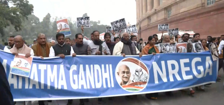 मनरेगा का नाम बदलने के विरोध में विपक्ष ने संसद भवन में निकाला मार्च, पूछा-क्या है परेशानी 