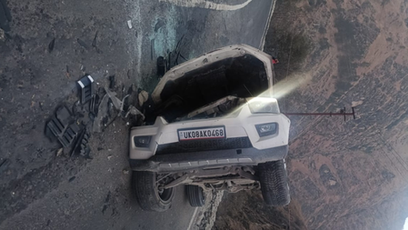 चमोली में बड़ा हादसा टला: औली से लौट रहे छात्रों की स्कॉर्पियो पलटी, बाल-बाल बची जान