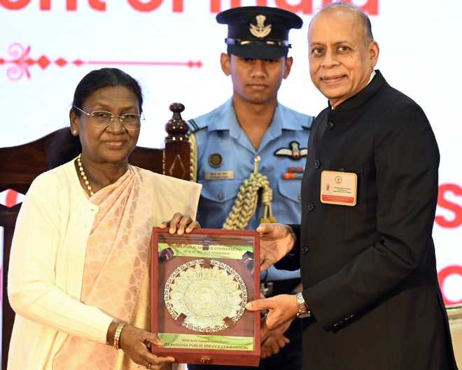 यूपीएससी और राज्य लोक सेवा आयोग भविष्य के लिये तैयार सिविल सेवाओं के निर्माण की कुंजी हैं: राष्ट्रपति