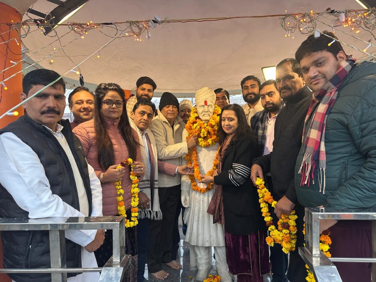 मुजफ्फरनगर: मालवीय चौक पर उमड़ा श्रद्धा का सैलाब; राज्य मंत्री कपिल देव, सांसद हरेंद्र मलिक और चेयरमैन मीनाक्षी स्वरूप ने दी महामना को श्रद्धांजलि