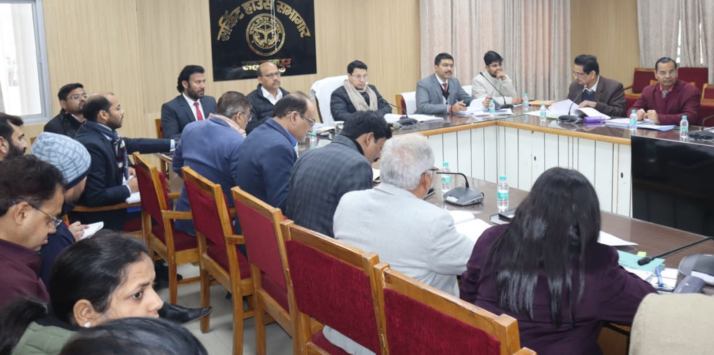 विद्युत बिल संबंधी शिकायतों का समयबद्धता से करें निस्तारण: मण्डलायुक्त