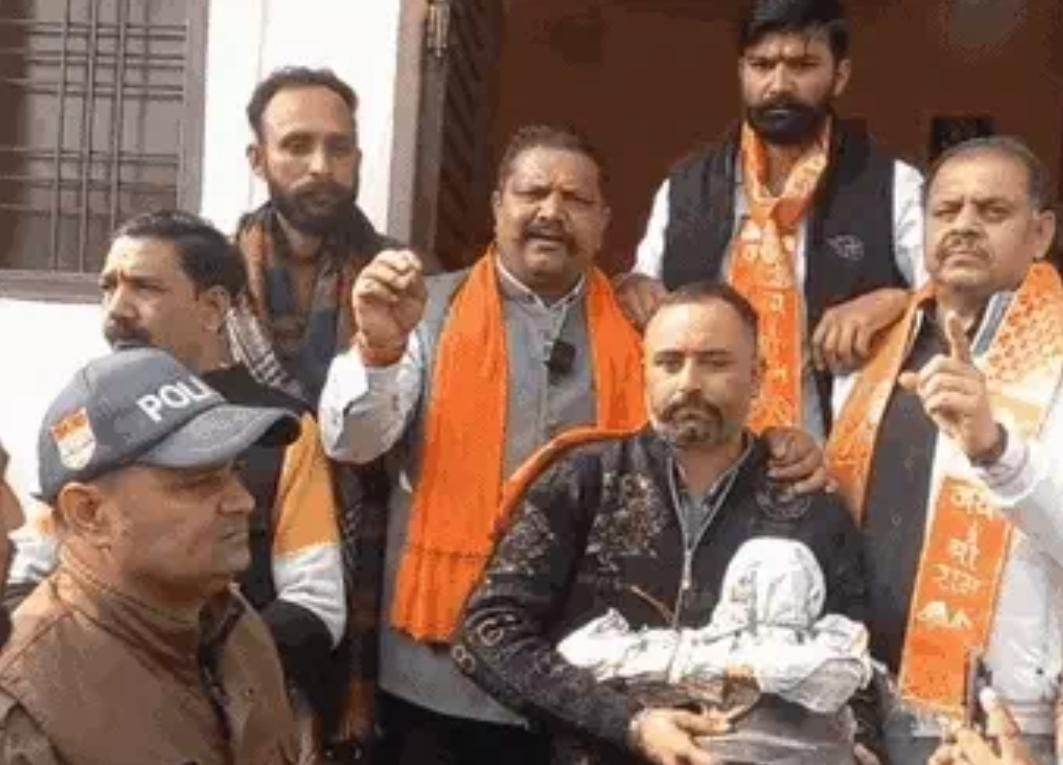 हरिद्वार : भगवानपुर में मंदिर में तोड़फोड़ के बाद सांप्रदायिक तनाव, आरोपित गिरफ्तार..गांव में पुलिस बल तैनात