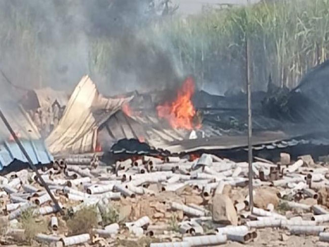 सांगली में शराब बनाने वाली फैक्ट्री में विस्फोट के बाद लगी आग, दो घायल