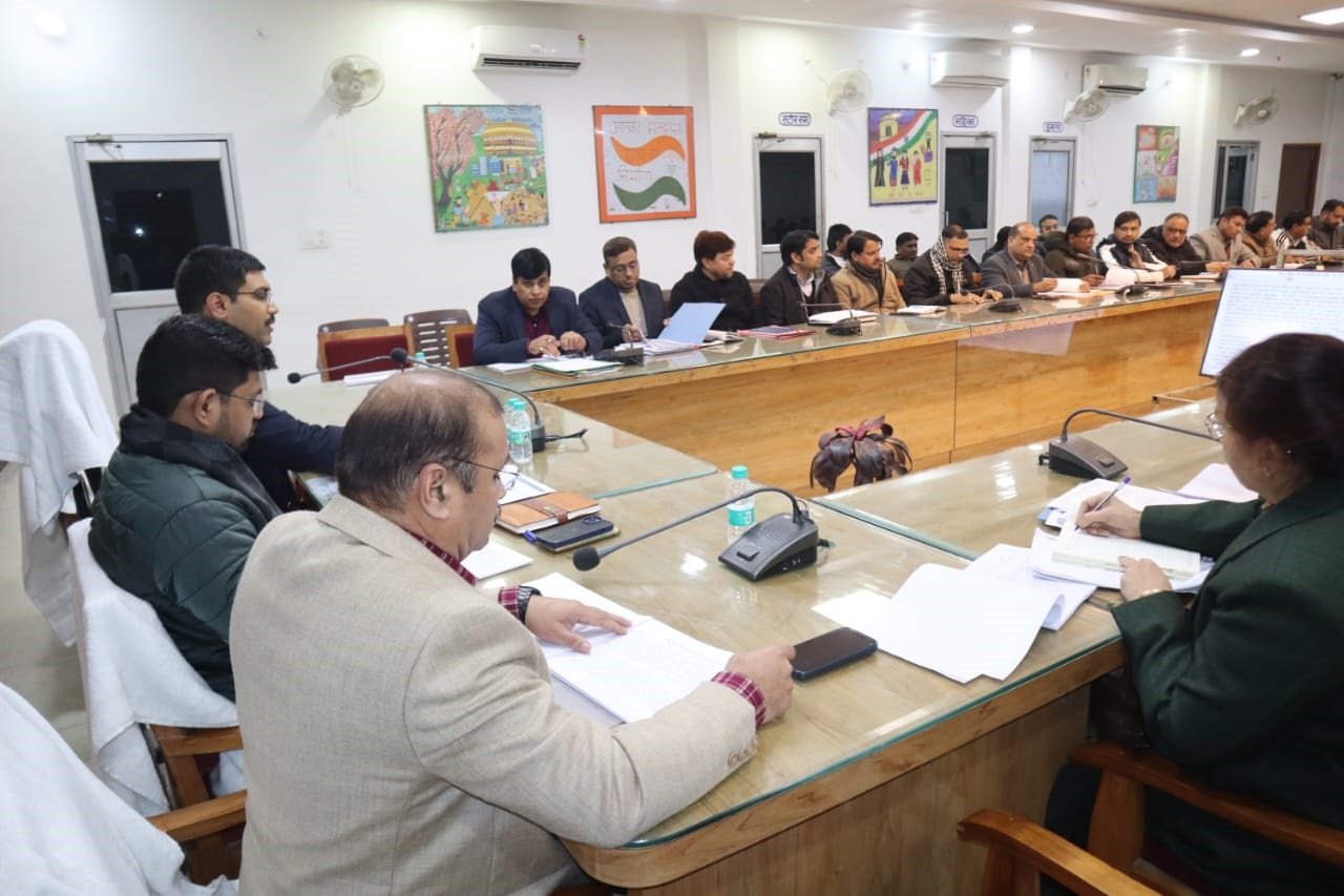 सहारनपुर: अस्पतालों में अब 'नेम प्लेट' और 'ड्रेस कोड' अनिवार्य, लापरवाह आशा और ANM पर गिरेगी गाज; DM मनीष बंसल के सख्त निर्देश