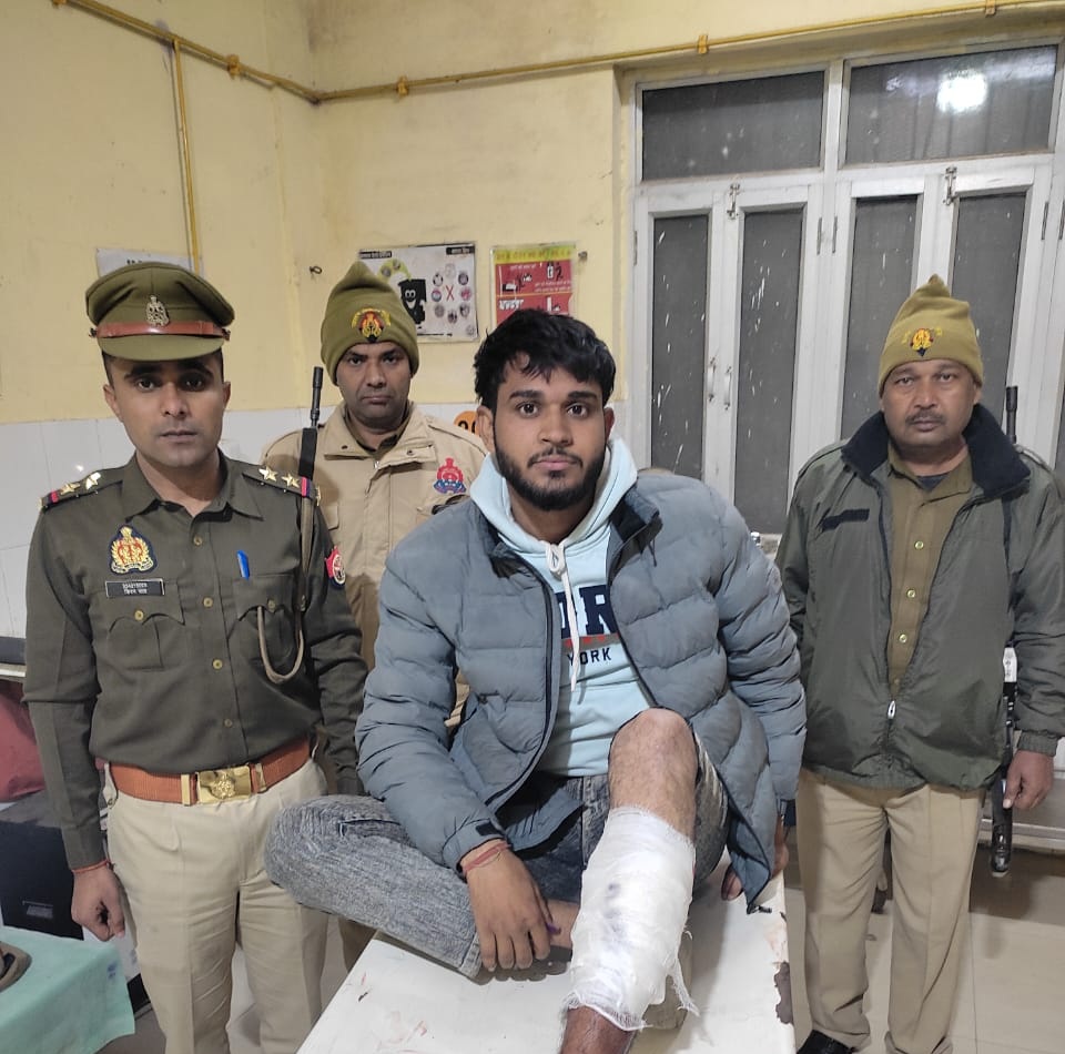 फिरोजाबाद : जिम पर फायरिंग और पथराव करने वाले 4 बदमाश पुलिस मुठभेड़ में गिरफ्तार