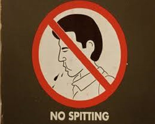 वाराणसी: सार्वजनिक स्थानों पर गुटखा खाकर थूकने वालों पर सख्ती,लगेगा जुर्माना..नगर आयुक्त ने गंगाघाटों का निरीक्षण कर अतिक्रमणकारियों को दी चेतावनी