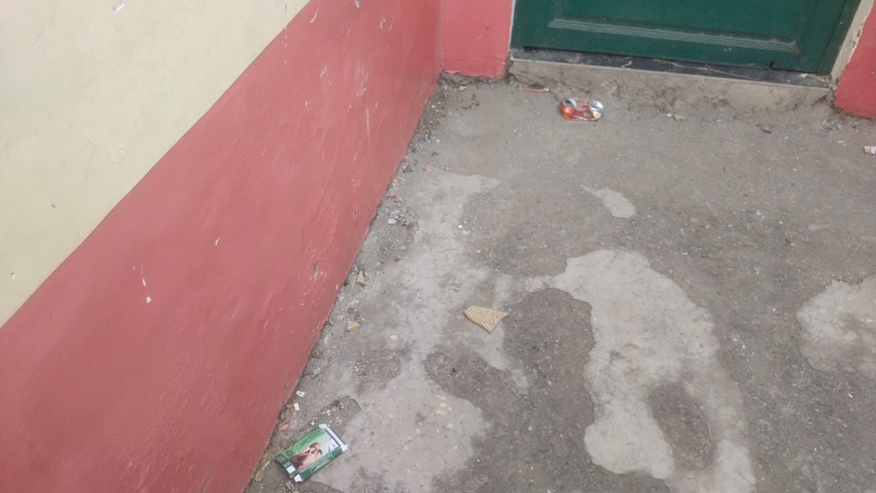 शामली सरकारी स्कूल में आपत्तिजनक सामान मिलने से हड़कंप, वीडियो वायरल