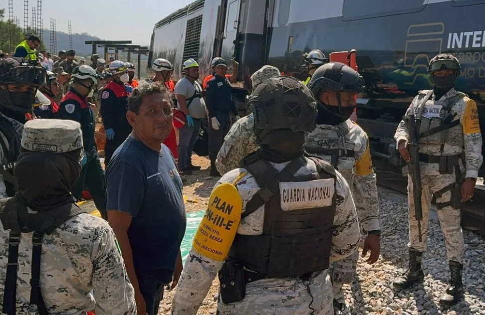 मेक्सिको में भीषण ट्रेन हादसा: इंटरओशनिक रेलगाड़ी पटरी से उतरी, 13 की मौत, 98 घायल