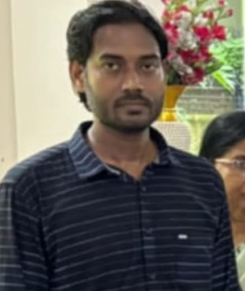 इकलाैते बेटे ने माता-पिता की सिलबट्टे से की हत्या, आरी से पांच टुकड़े कर शवाें काे नदी में फेंका