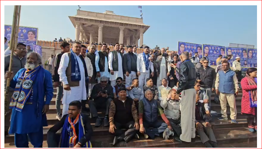 नोएडा में डॉ. भीमराव आंबेडकर की पुण्यतिथि पर भारी संख्या में जुटी जनता, सुरक्षा और ट्रैफिक इंतजाम सख्त