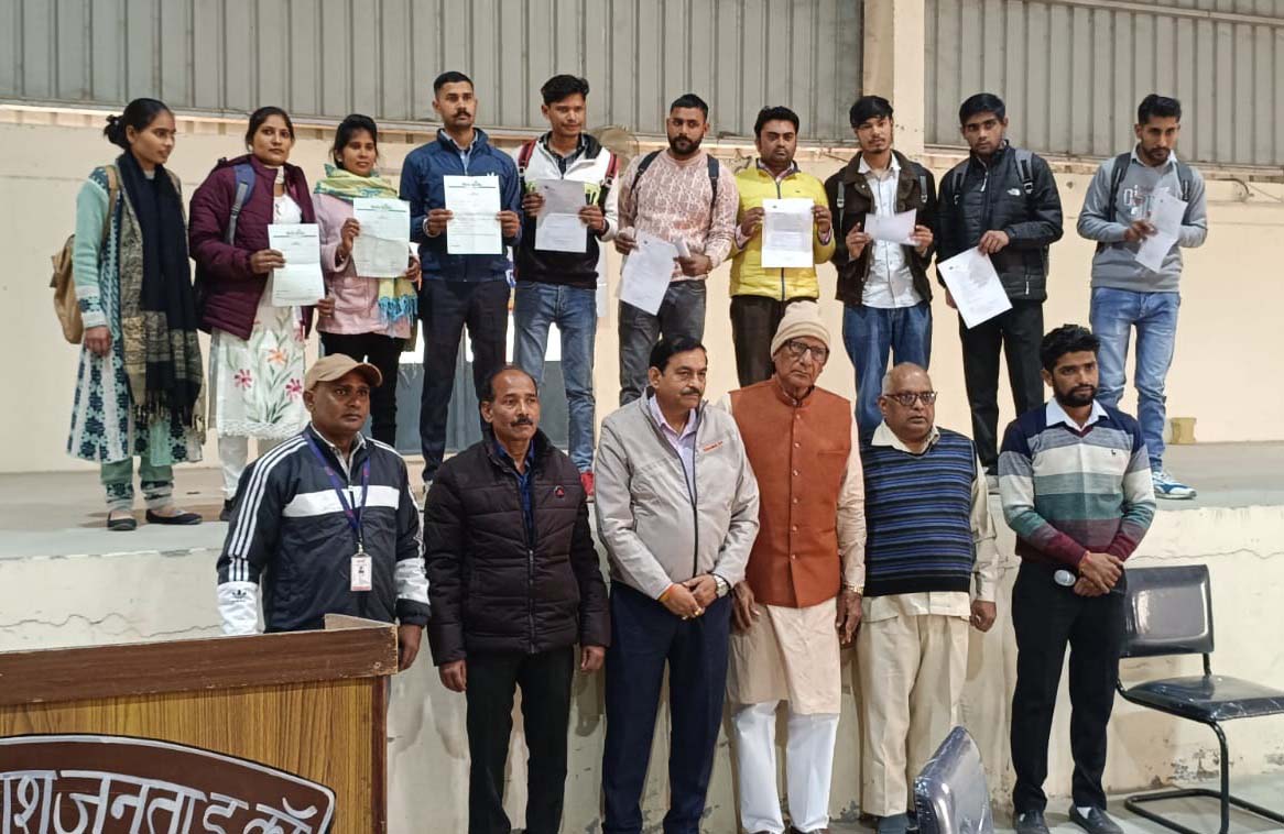 शामली में रोजगार मेले में 171 युवाओं का चयन, विभिन्न कंपनियों ने दिए अवसर