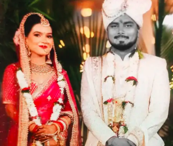 जॉइनिंग से 17 दिन पहले ASO की मौत: शादी से लौटते समय भीषण सड़क हादसा, टीचर पत्नी बेसुध