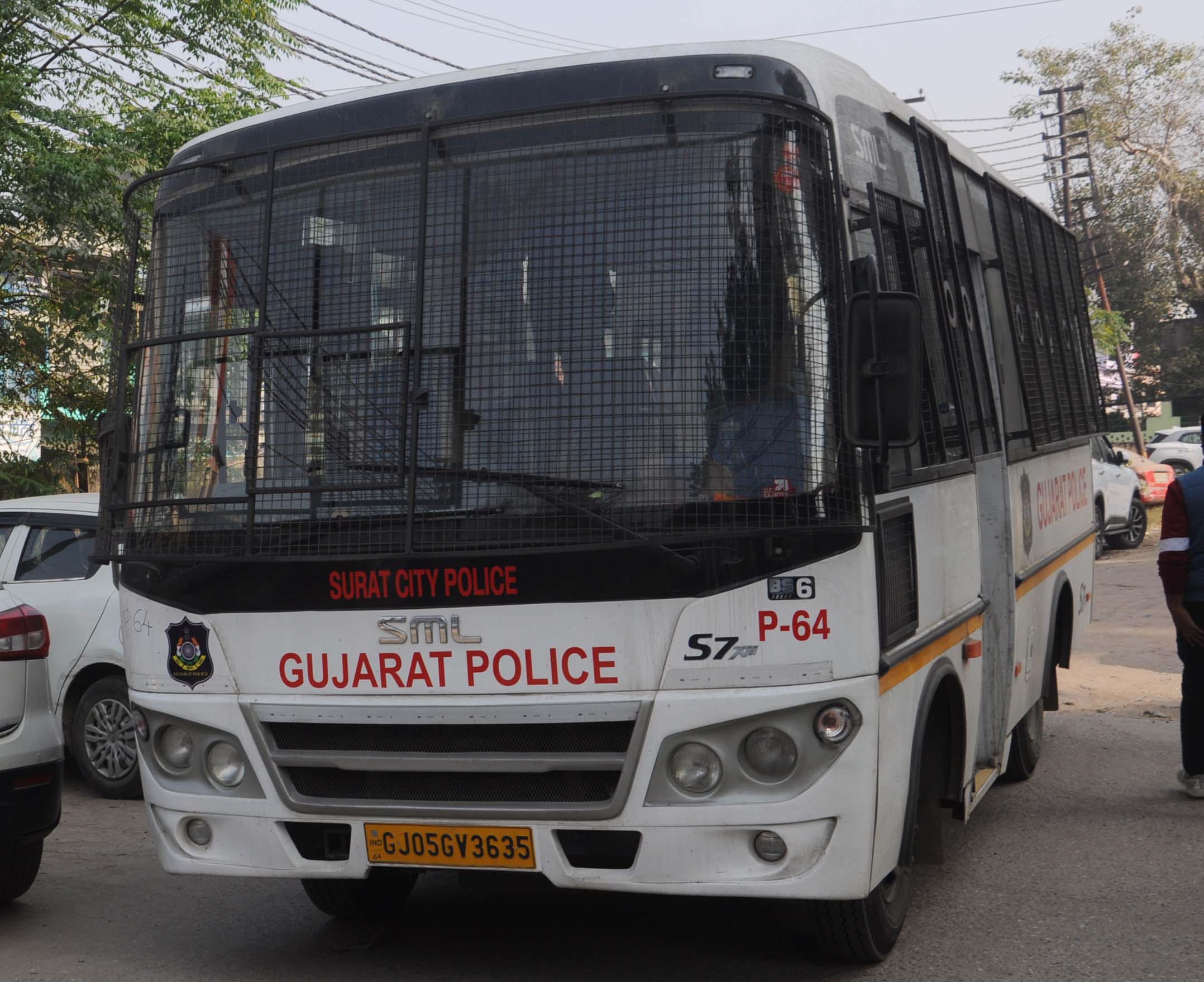 शामली के कुडाना गांव में गुजरात पुलिस की दबिश, वांछित बदमाश पकड़ से बाहर