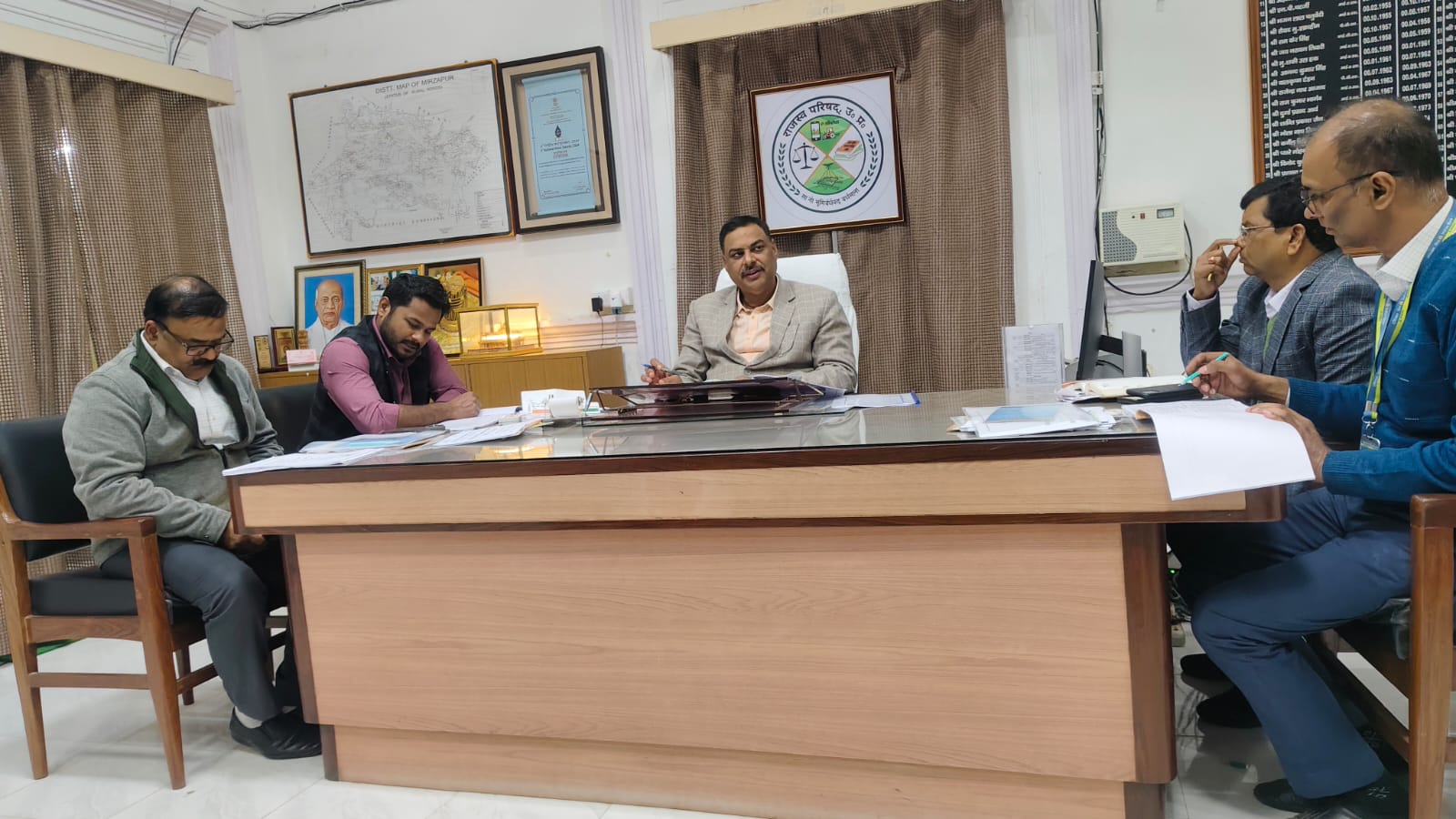 बैंकों का कमजोर सीडी रेशियो बना चिंता का कारण, जिलाधिकारी सख्त