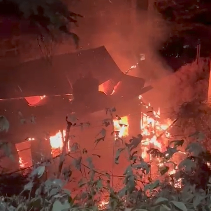 शिमला में दो जगह आग का कहर, मंदिर और पुरानी इमारत जलकर राख