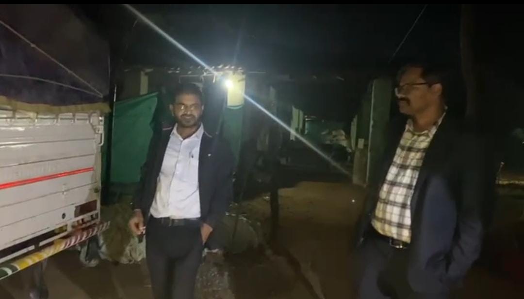 बलरामपुर : जंगल में 3 किमी तक पीछा, कलेक्टर खुद बने एक्शन हीरो