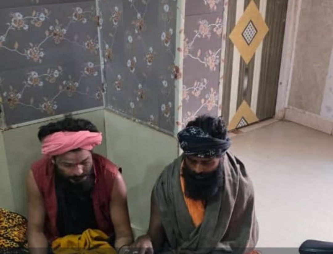  जौनपुर: बाबा भेष में आए दो युवकों ने बच्ची को अगवा करने का किया प्रयास, भीड़ ने पीटा