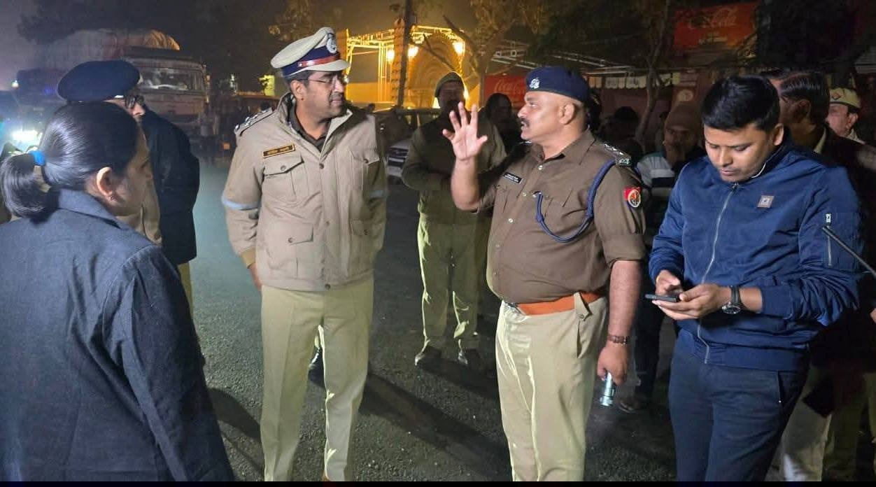 बस्ती: ट्रक और बस की टक्कर..हादसे में चार की मौत, 10 घायल