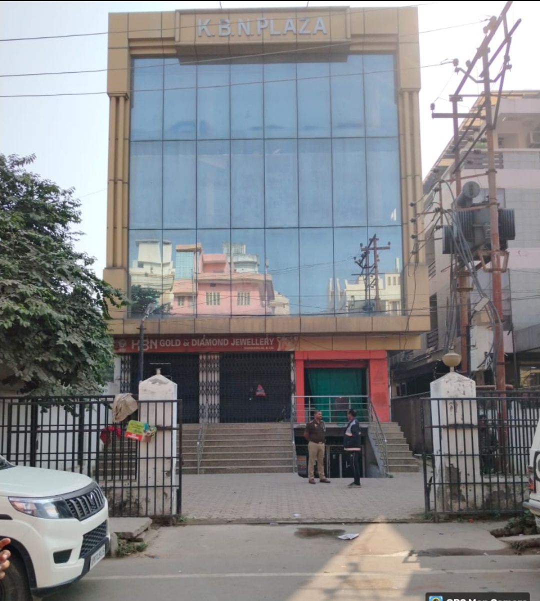 यूपी में कफ सिरप माफिया पर बड़ा एक्शन: 30 करोड़ की अवैध संपत्ति होगी कुर्क, गैंगस्टर एक्ट के तहत आदेश जारी