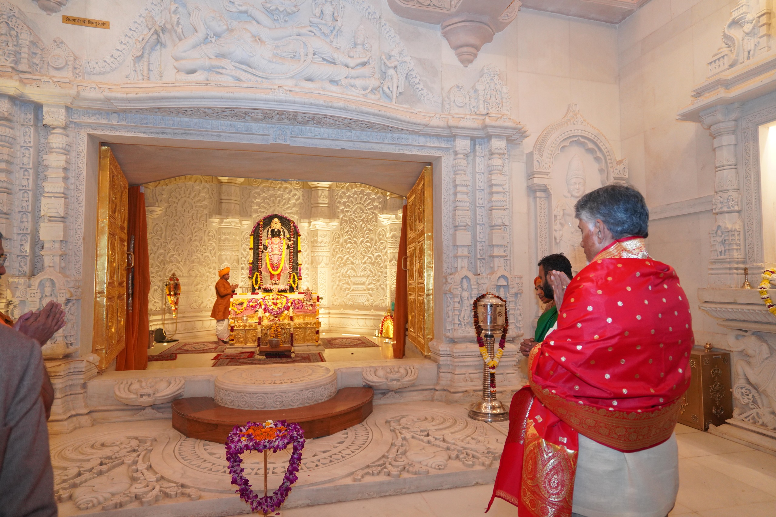 अयोध्या पहुँचे आंध्र के CM चंद्रबाबू नायडू, रामलला की चौखट पर टेका मत्था, मंदिर की भव्यता देख हुए मंत्रमुग्ध