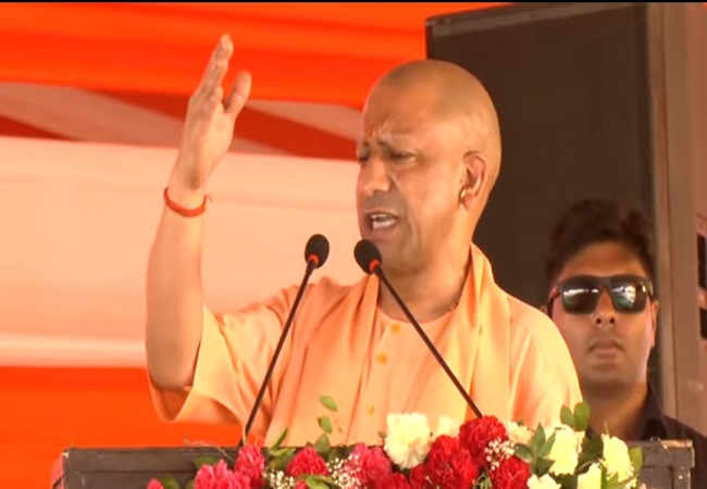 नये साल पर CM योगी का प्रदेशवासियों को पत्र, युवाओं से 'ज्ञानदान' की अपील, 'ब्रांड यूपी' और डिजिटल क्रांति पर दिया जोर