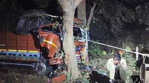 मुरादाबाद: केंटर की टक्कर से बाइक सवार चार लोगों की मौत