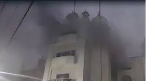 वाराणसी: संत रविदास मंदिर में शॉर्ट सर्किट से लगी आग, मची अफरा-तफरी