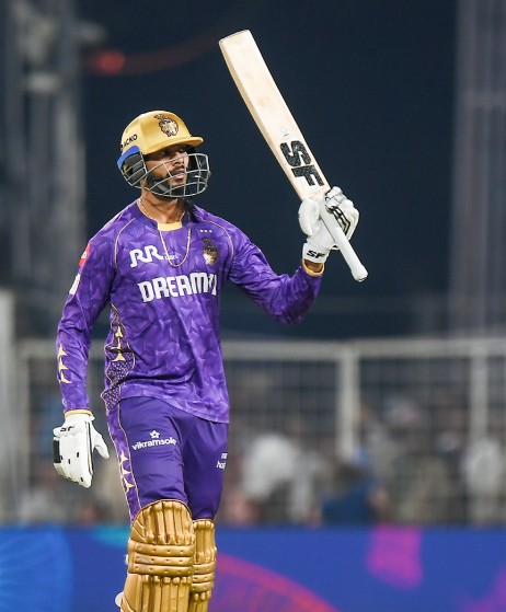 आईपीएल नीलामी में आरसीबी ने वेंकटेश अय्यर को 7 करोड़ रुपये में खरीदा