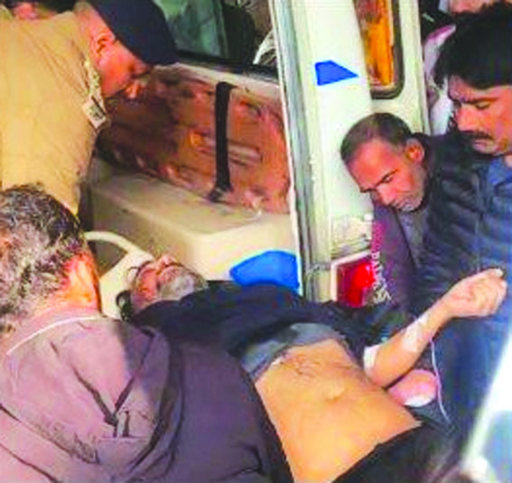 हरिद्वार: पेशी पर जा रहे बदमाश पर की फायरिंग, हालत गंभीर, दो पुलिसकर्मी भी घायल