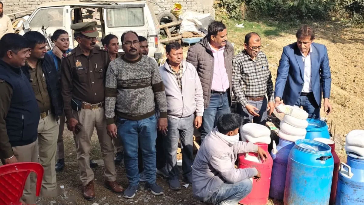 मुरादाबाद में बड़ी कार्रवाई: मिलावटी पनीर-दूध का खुला काला कारोबार, 200 किलो पनीर और 250 लीटर दूध नष्ट