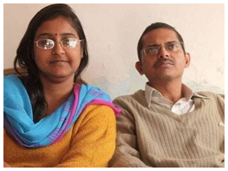 आजाद अधिकार सेना के अध्यक्ष अमिताभ ठाकुर, पत्नी नूतन ठाकुर समेत अन्य पर मुकदमा; सोशल मीडिया पर छवि धूमिल करने का आरोप