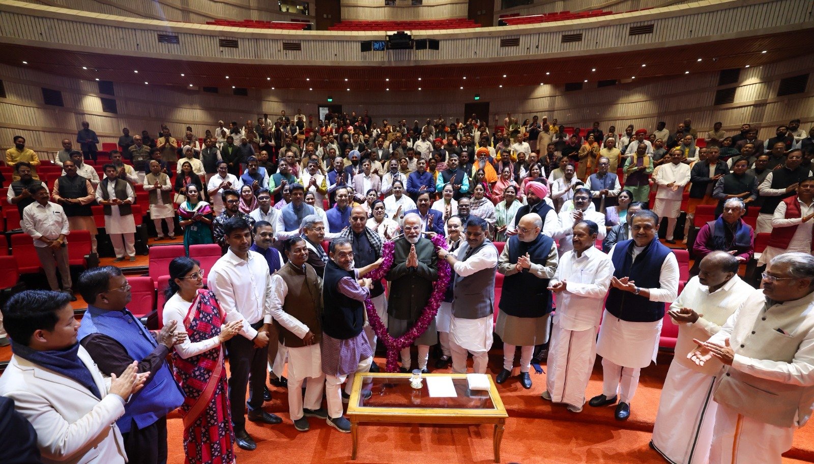 एनडीए संसदीय दल की मीटिंग में पीएम मोदी ने कहा- देश अब पूरी तरह से ‘रिफॉर्म एक्सप्रेस’ फेज में