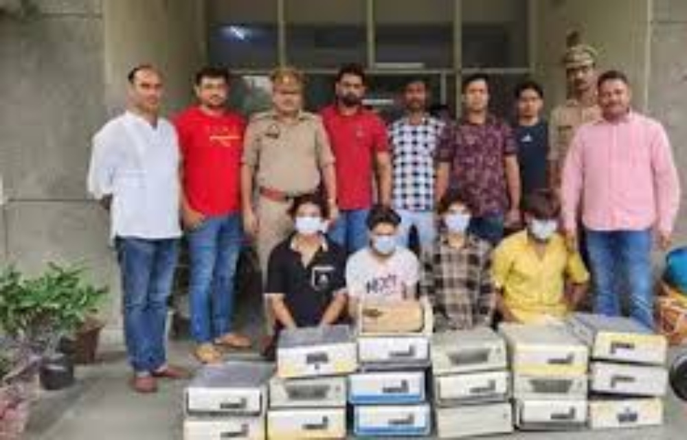 मेरठ में इनवर्टर के जरिए गांजा तस्करी का भंडाफोड़, 72 किलो गांजा बरामद