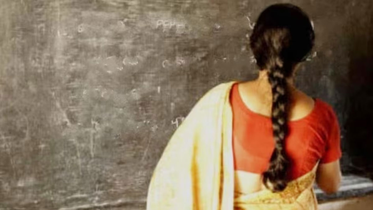 नवसारी के स्कूल में 9वीं के छात्र को शिक्षक के 7 थप्पड़! बच्चे के गाल पर सूजन, इलाज के बाद अभिभावकों का फूटा गुस्सा