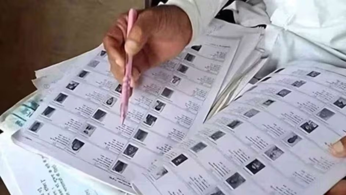 गुजरात की वोटर लिस्ट में बड़ा खुलासा: SIR प्रक्रिया में सामने आए 53 लाख संदिग्ध नाम, जानिए कैसे हो रहा सफाया