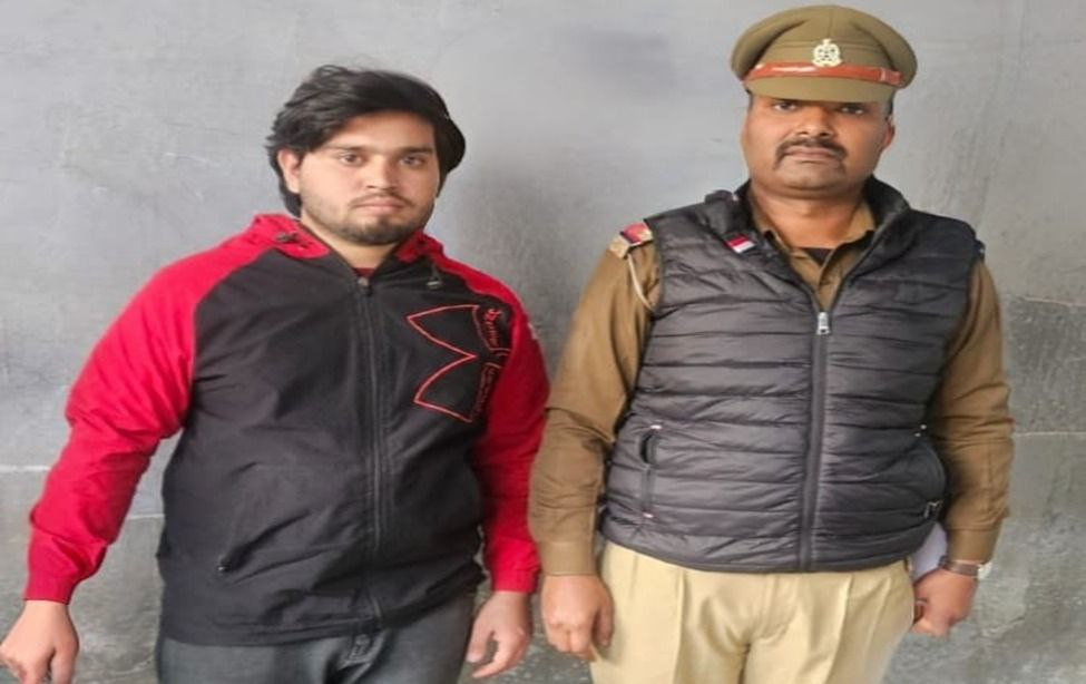 मेरठ: ब्रहमपुरी पुलिस ने सट्टा खाईबाड़ी करते युवक को रंगे हाथ पकड़ा, पर्चियां और नकदी बरामद