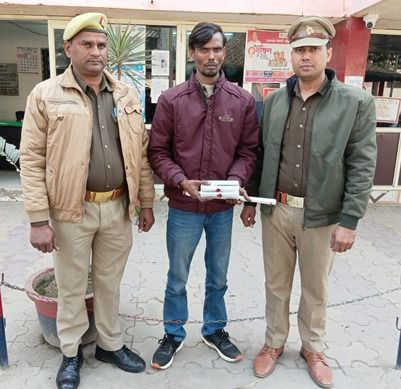 मेरठ की परीक्षितगढ पुलिस ने किराने की दुकान से चोरी का खुलासा किया, चोर गिरफ्तार