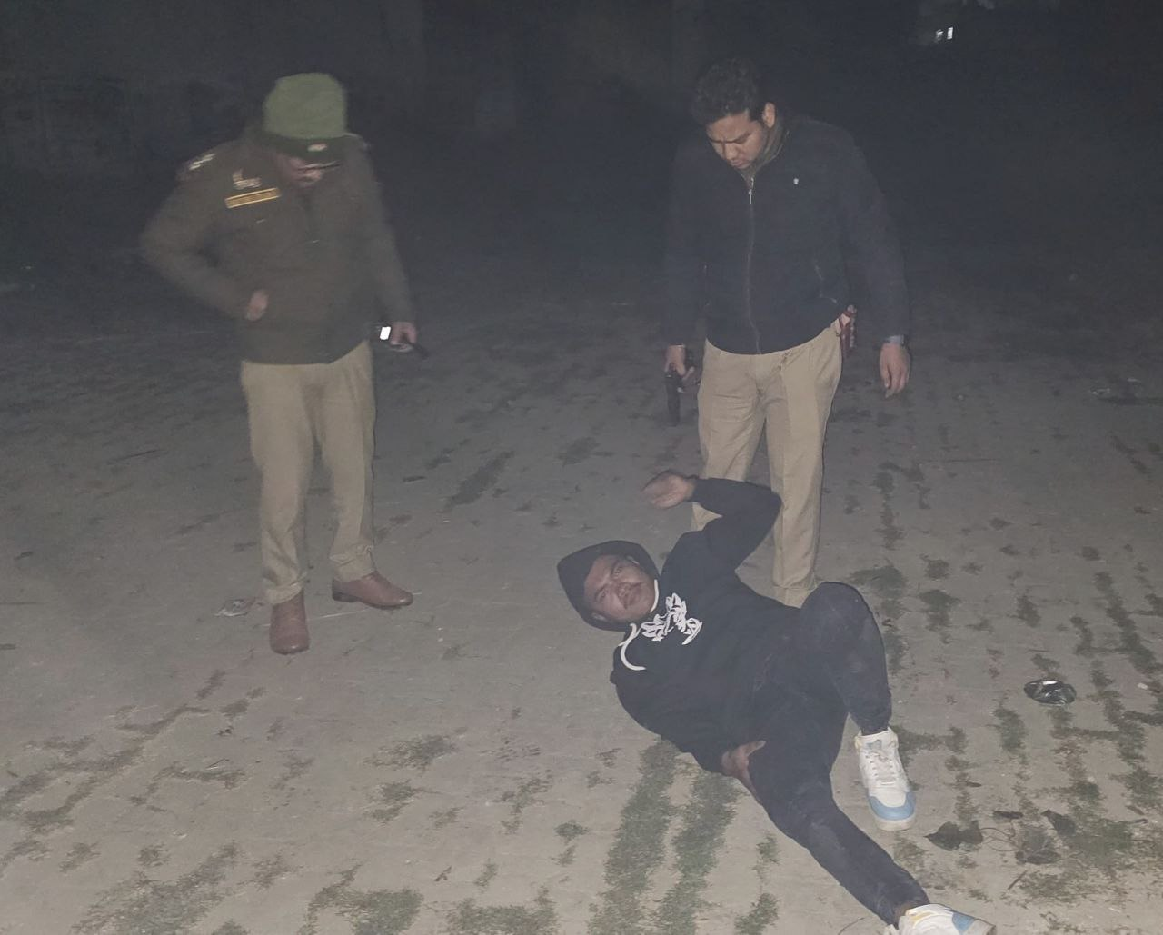 मेरठ पुलिस मुठभेड़: चोरी के आरोप में दो गिरफ्तार, एक घायल, नगदी और अवैध हथियार बरामद