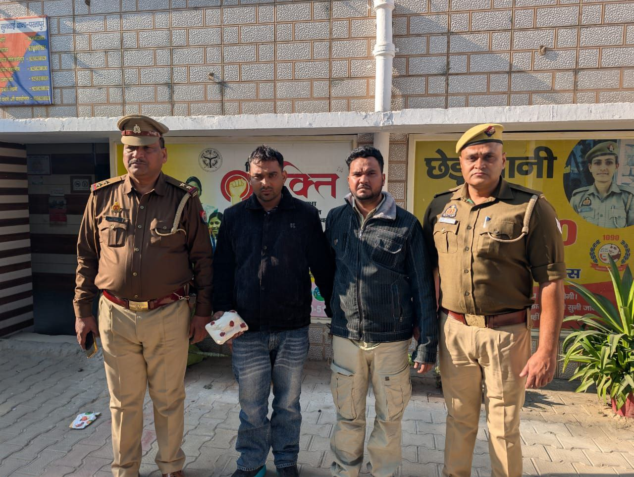 मेरठ: थाना परतापुर पुलिस ने 530 ग्राम चरस के साथ दो तस्करों को किया गिरफ्तार