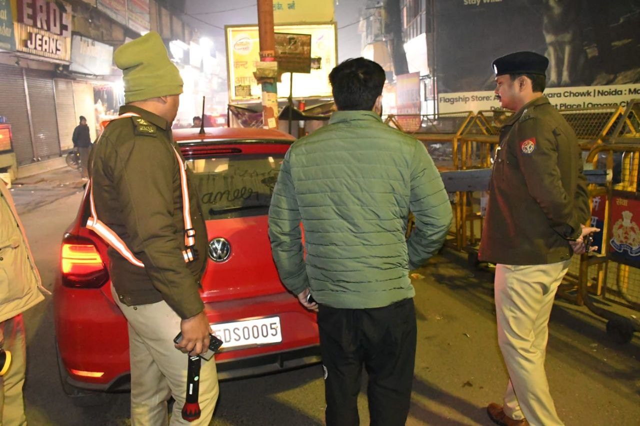 मेरठ में नववर्ष पर सुरक्षा का अभेद्य घेरा: एसपी सिटी ने संभाली कमान, 31 वाहन सीज, 340 के चालान