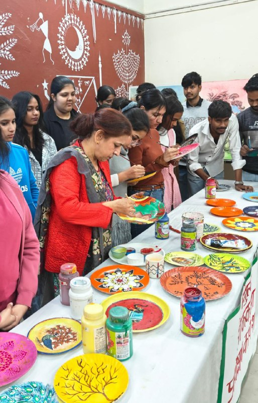 मेरठ: चौधरी चरण सिंह विश्वविद्यालय में तीन दिवसीय मधुबनी लोक कला प्रशिक्षण कार्यशाला का शुभारंभ